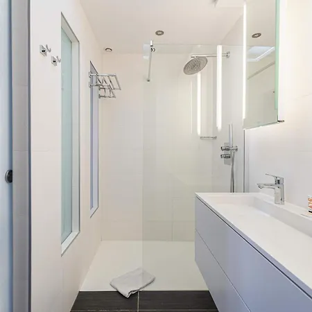 Appartement Le Saint Honore Idealement Situe Au Coeur De *