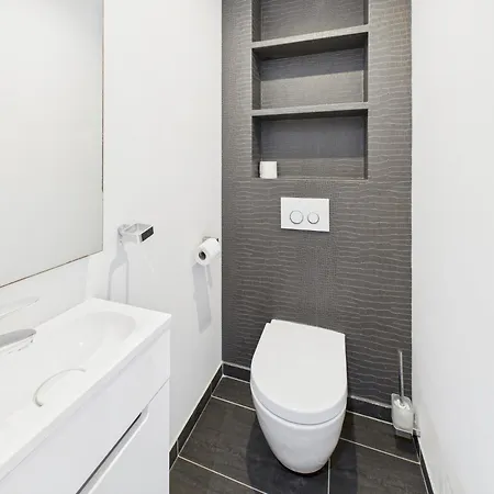 Le Saint Honore Idealement Situe Au Coeur De