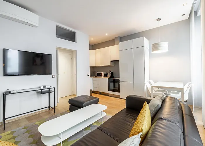 Le Saint Honore Idealement Situe Au Coeur De